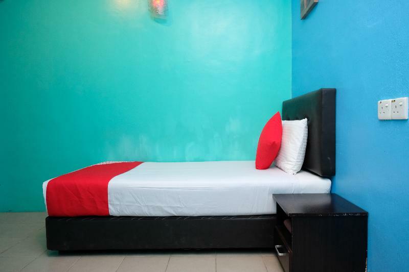 Oyo 603 Sri Padang Inn Куантан Экстерьер фото